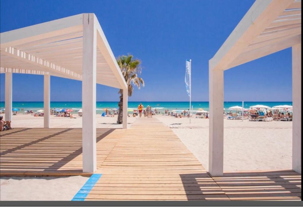 Amplio Apartamento Con Vistas Al Mar, Parking Y Wifi Alicante Eksteriør billede